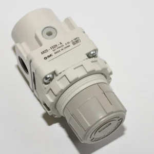 Zlevněný Regulátor SMC 1/4" AR20-F02H-A bez filtru